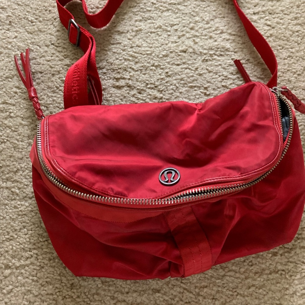 Lululemon good fortune bag